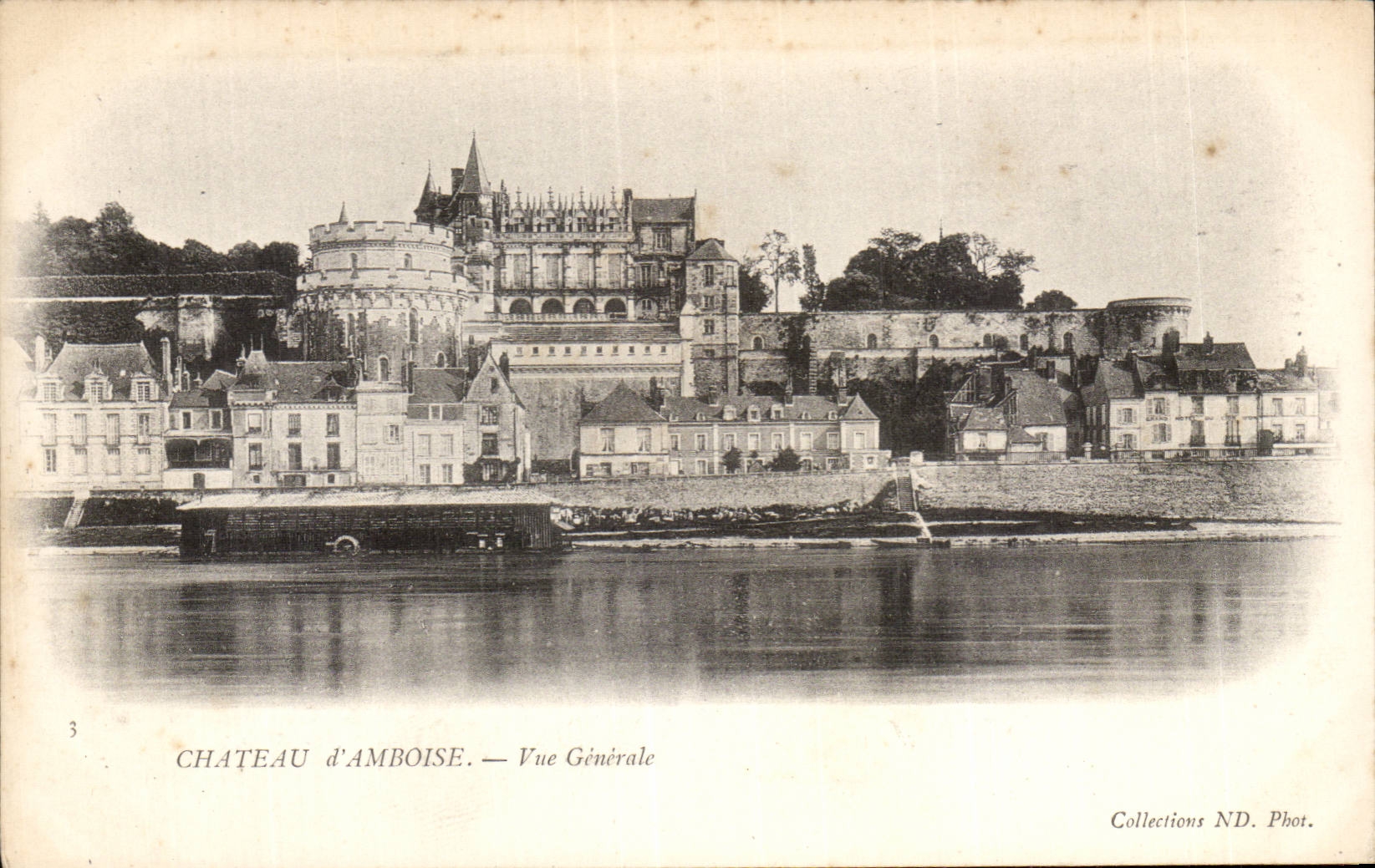 CPA Amboise Chateau Vue generale