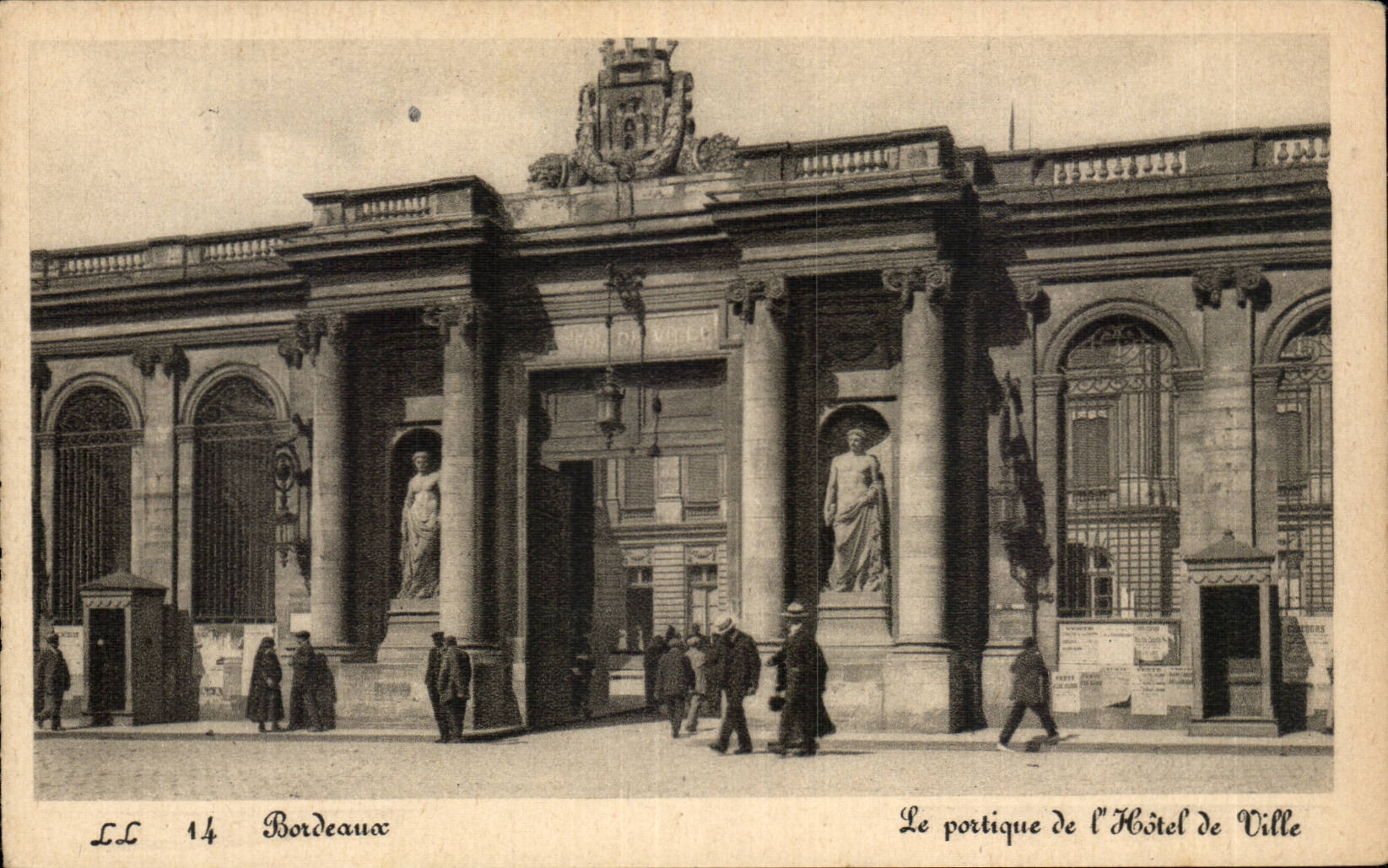 CPA Bordeaux the gantry of the town hall
