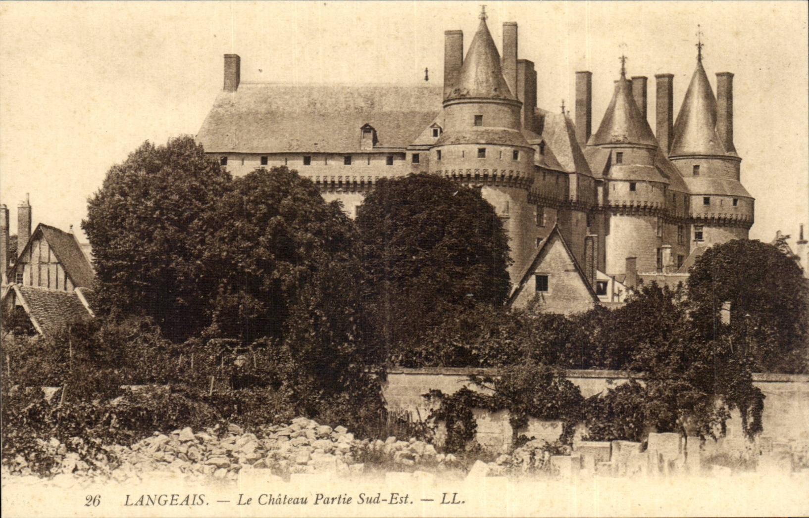 CPA Langeais Le chateau partie Sud Est