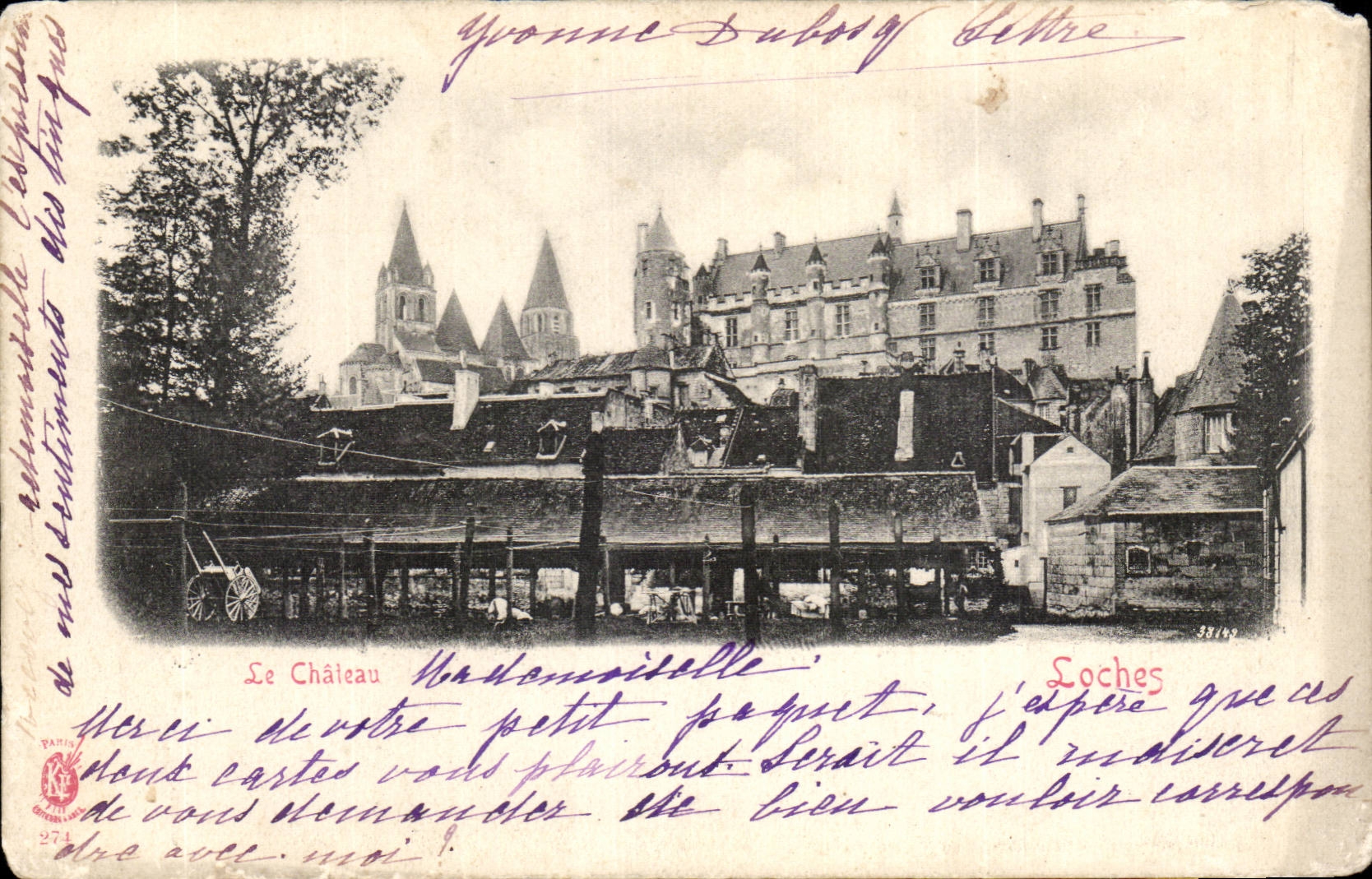 CPa loaches the castle