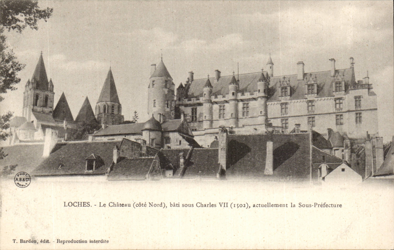 Loaches CPA the castle