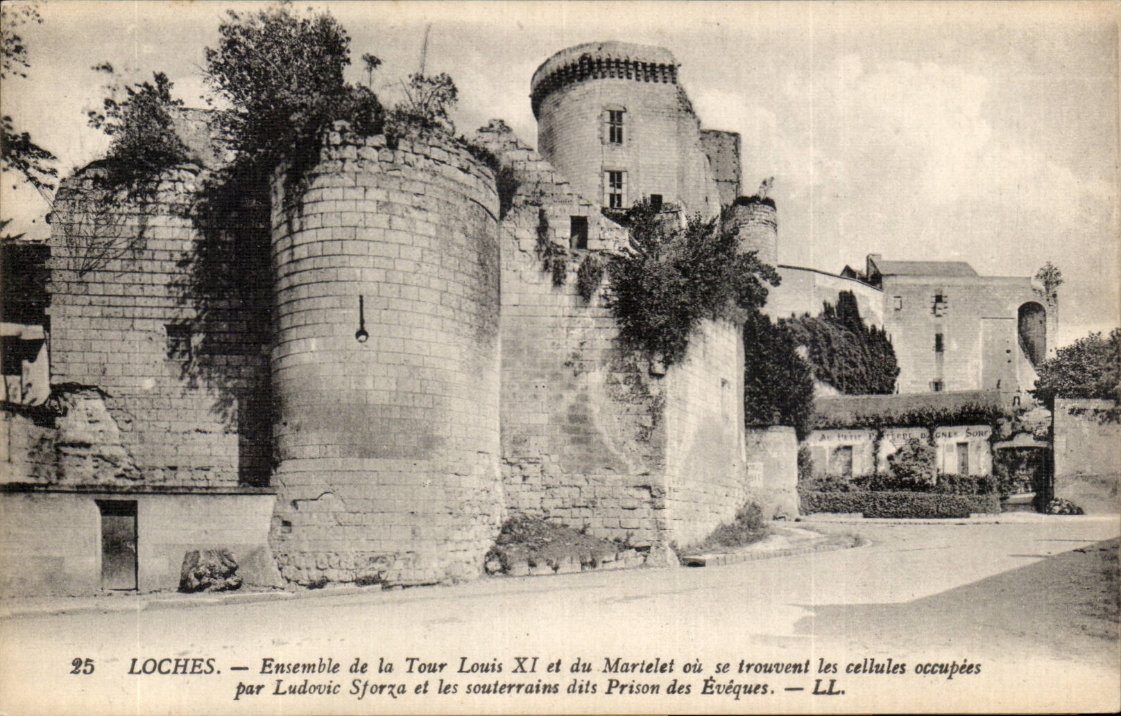 Loaches CPA Together of the tower Louis XI and the martelet
