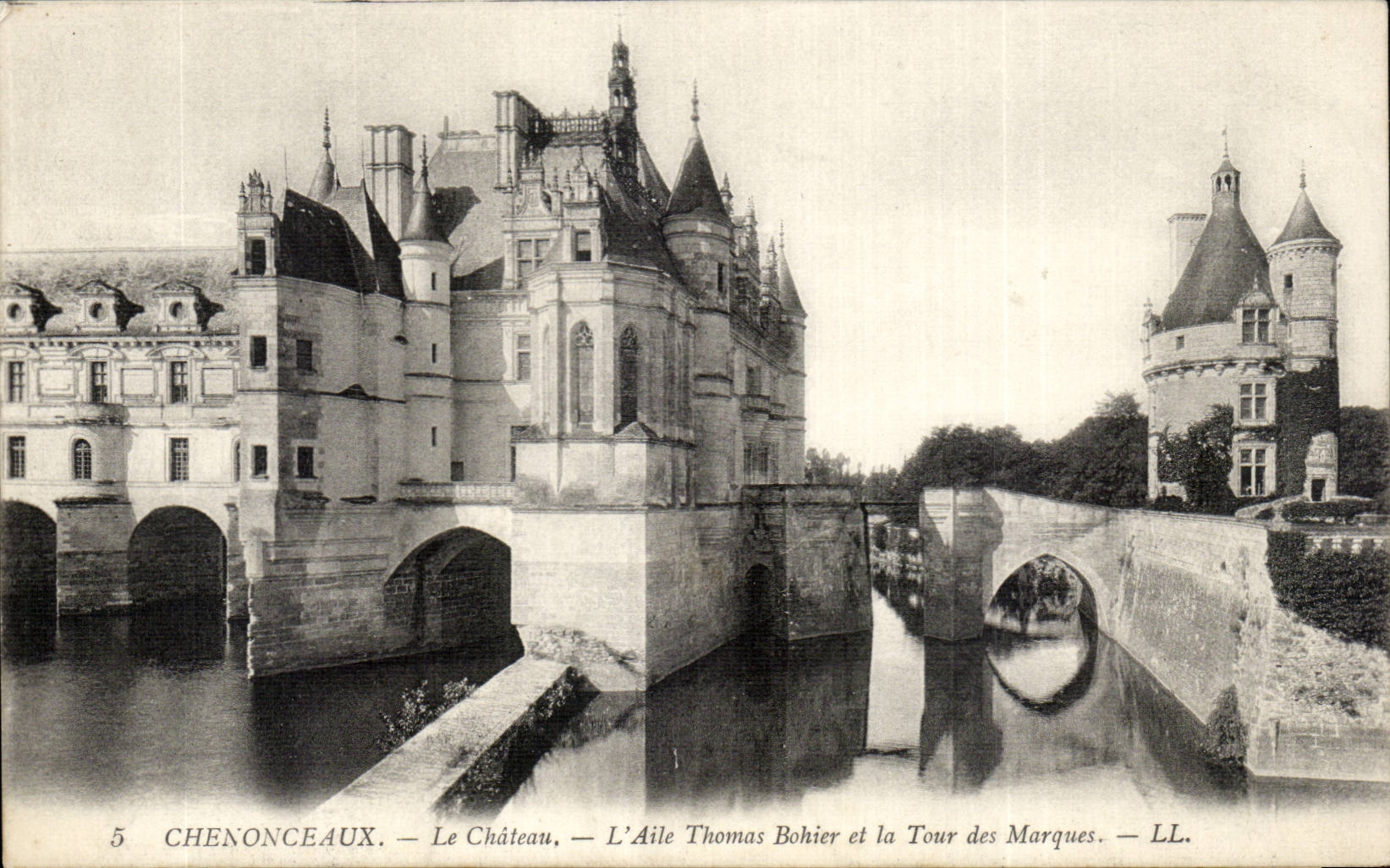 CPA Chateau de Chenonceaux L'aile Thomas Bohier et la Tour des Marques