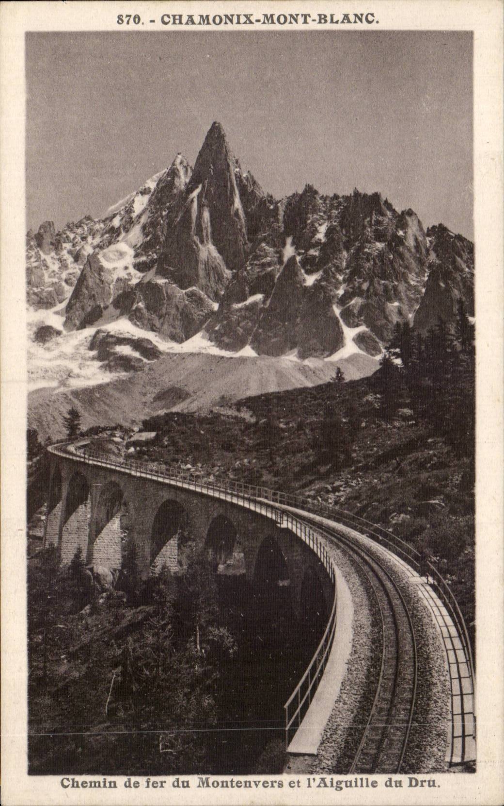 CPA Chamonix Mont Blanc Chemin de fer du Montenvers et l'aiguille du Dru