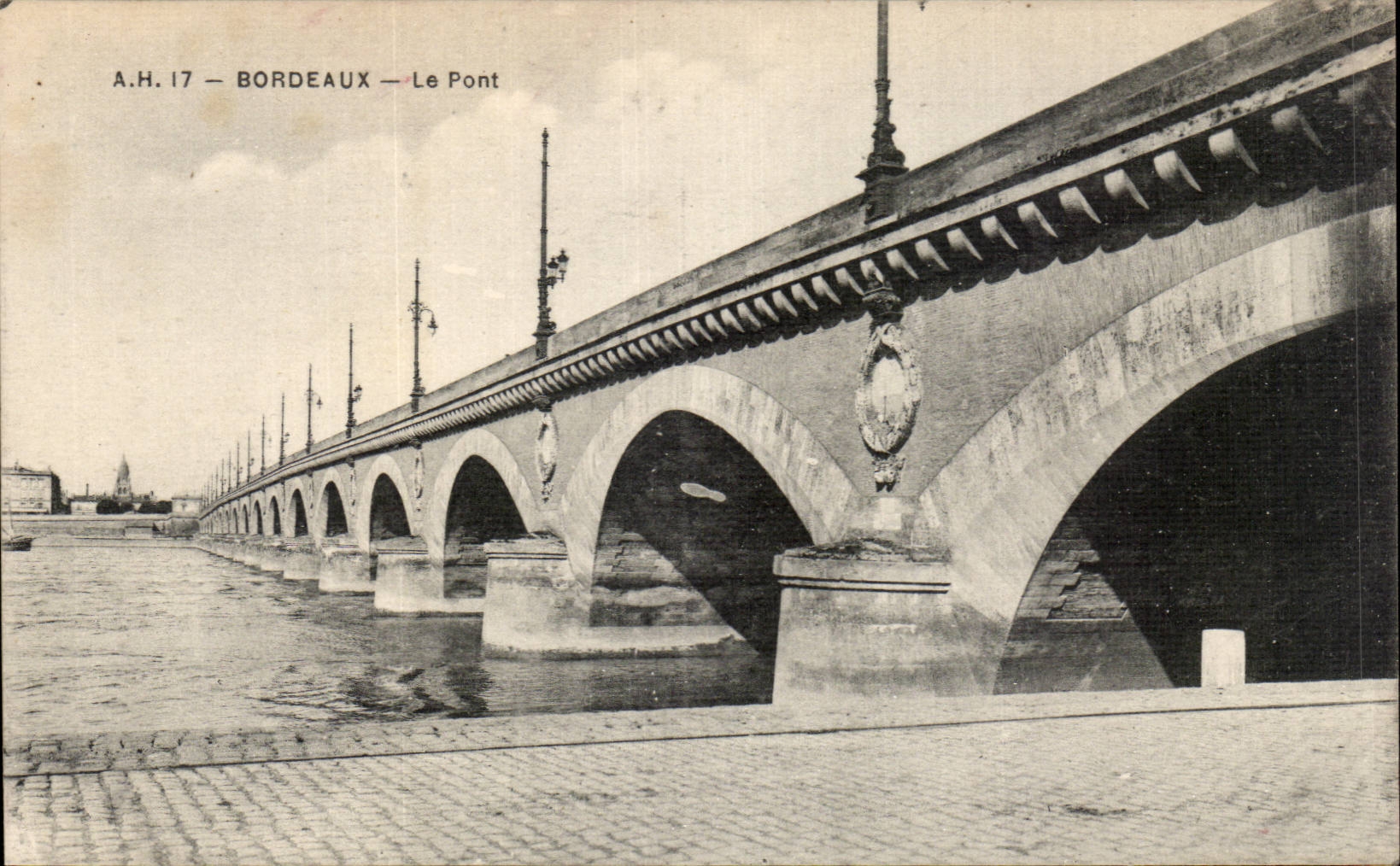 CPA Bordeaux the bridge