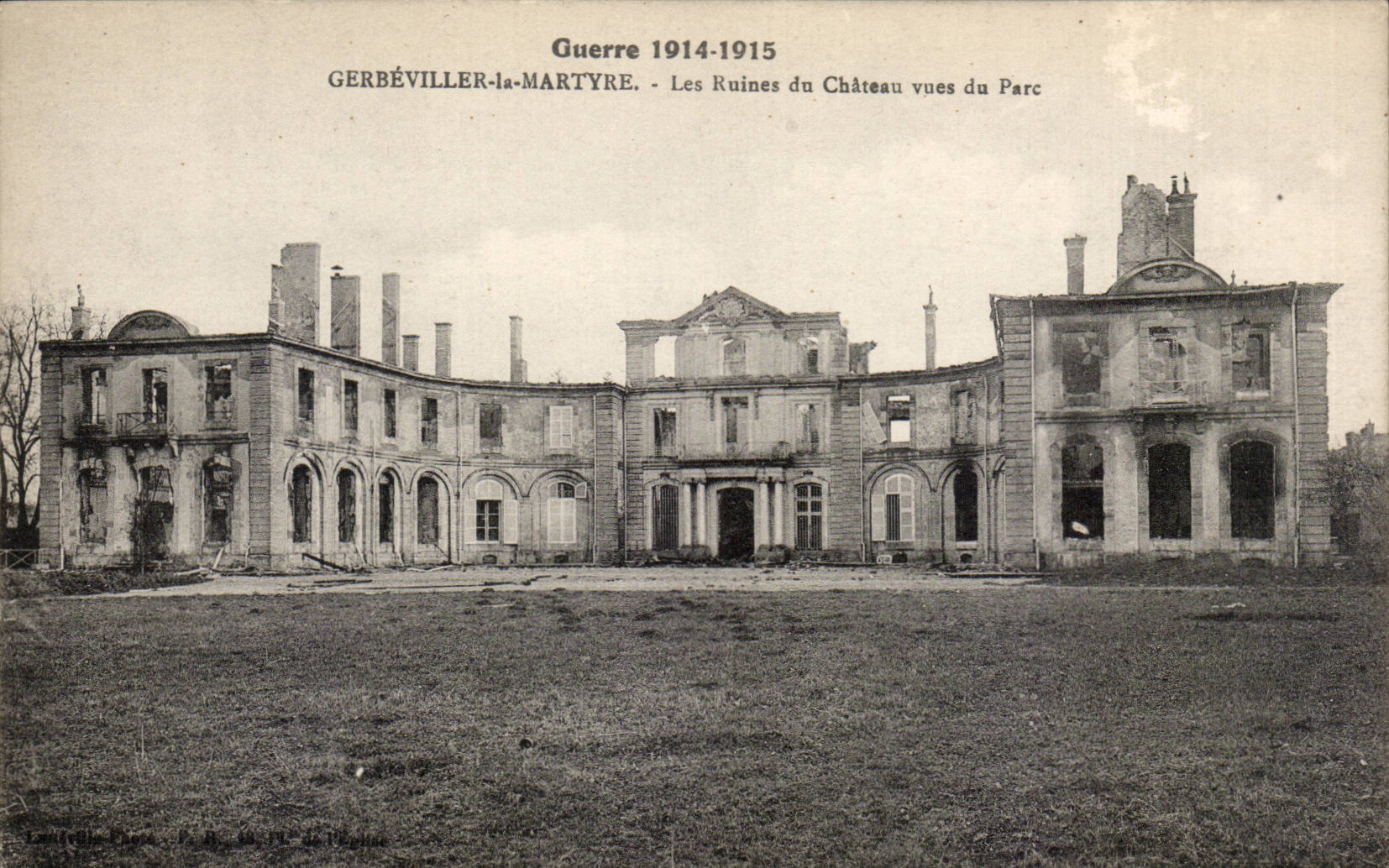 CPA Gerbeviller Martyrdom ruins of the castle seen of the park