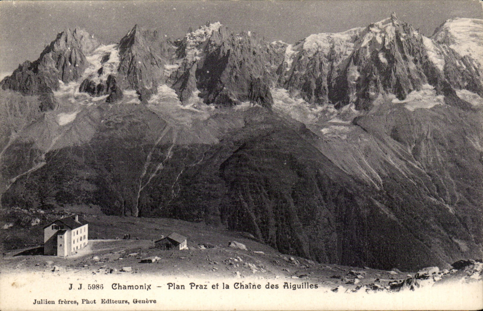 CPA Chamonix Plan Praz et la chaine des Aiguilles