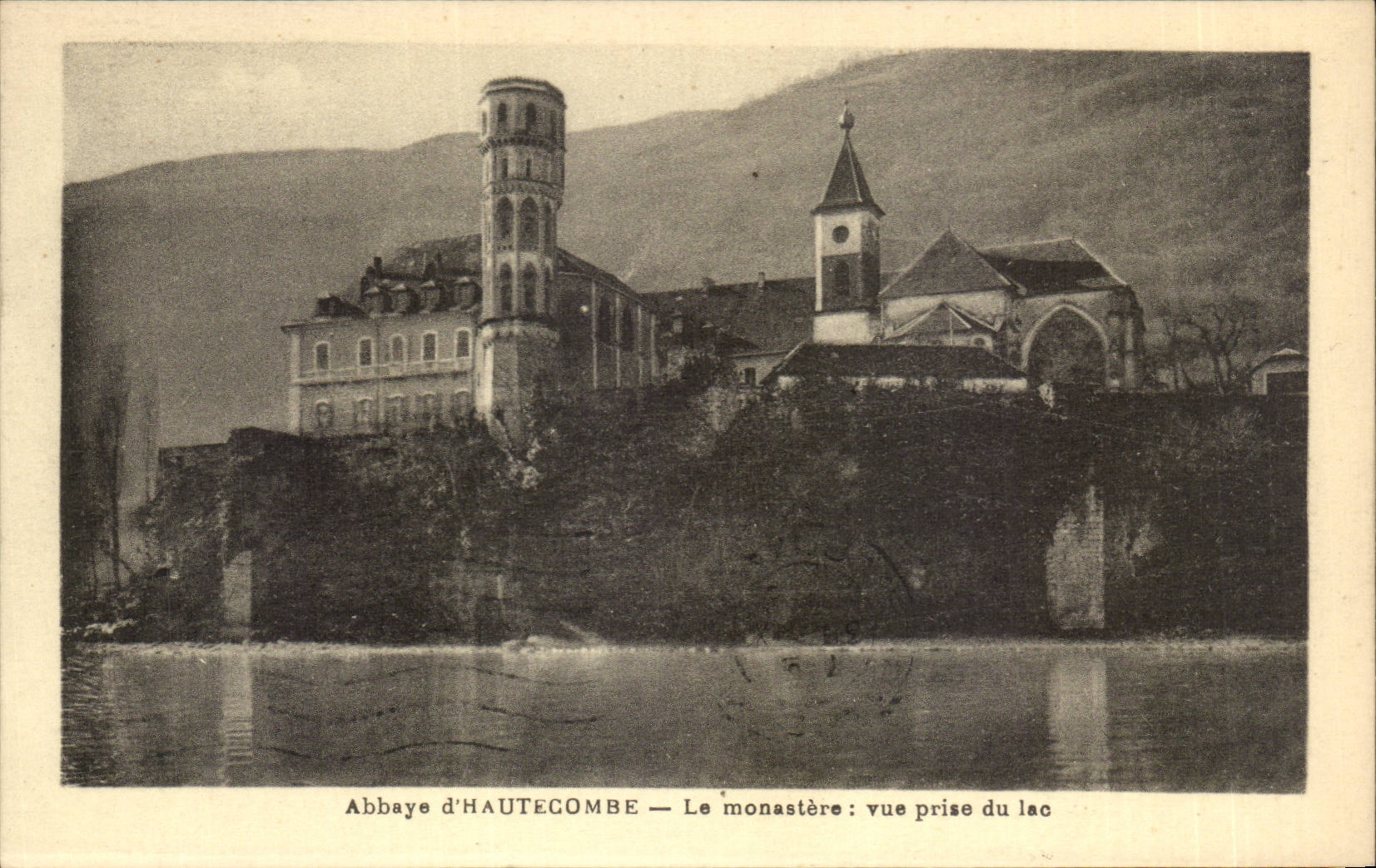 CPA Abbey of Hautecombe the monastery Seen from of the lake