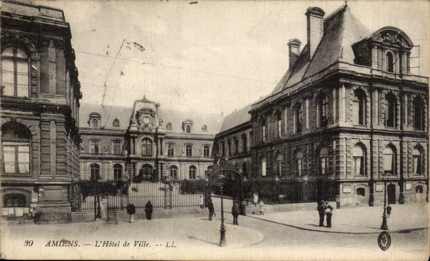 CPA Amiens Town hall