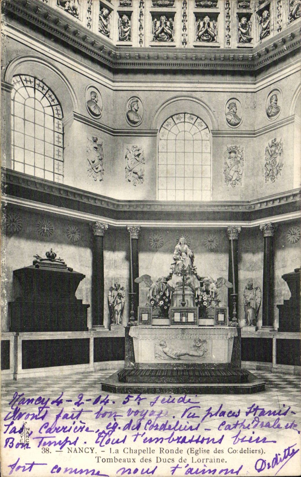 CPA Nancy La chapelle ronde Eglise des Cordeliers Tombeaux des ducs de Lorraine