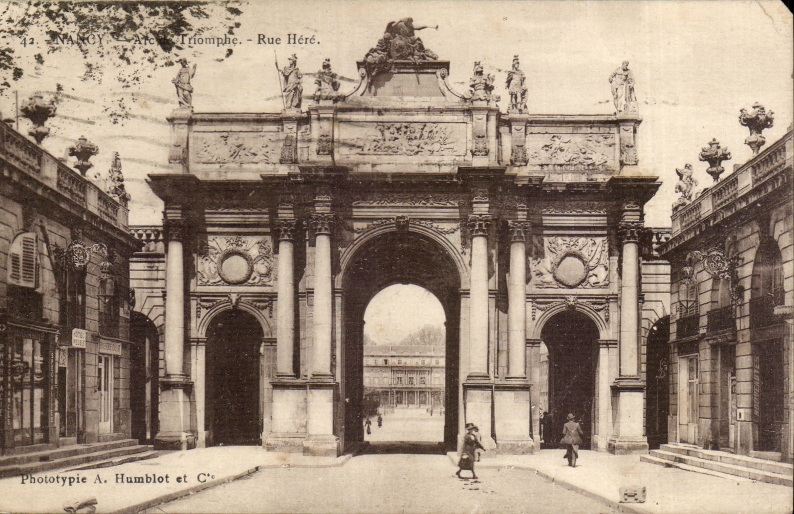 CPA Nancy Arc de triomphe Rue Here