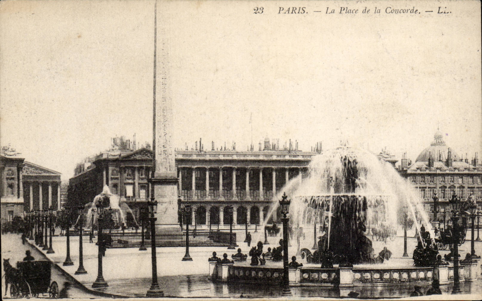 Paris CPA the place of the Harmony