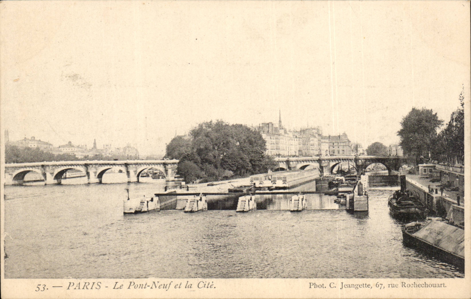 Paris CPA Le pont neuf et la cite