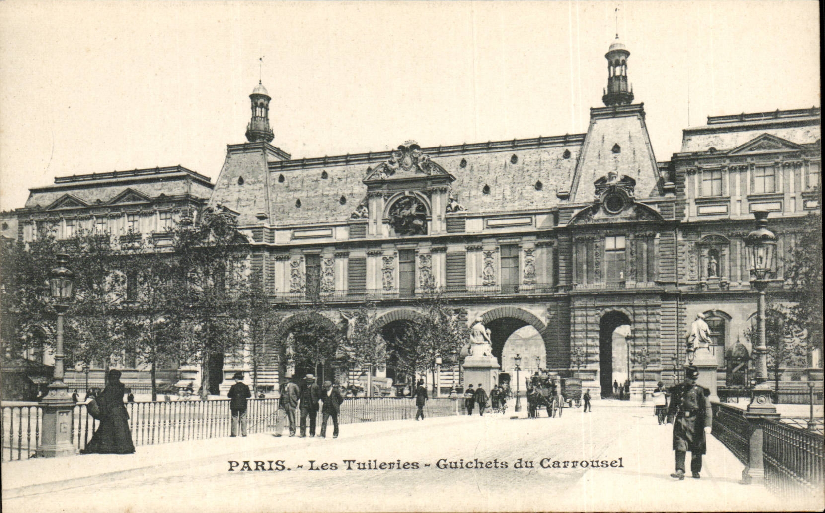 CPA Paris Les Tuileries Guichets du Carrousel Louvre