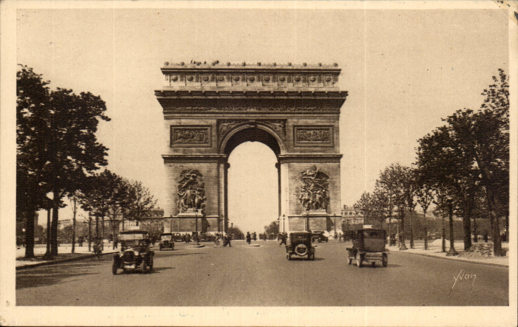CPA Paris Arc de Triomphe of the star Elysees Fields