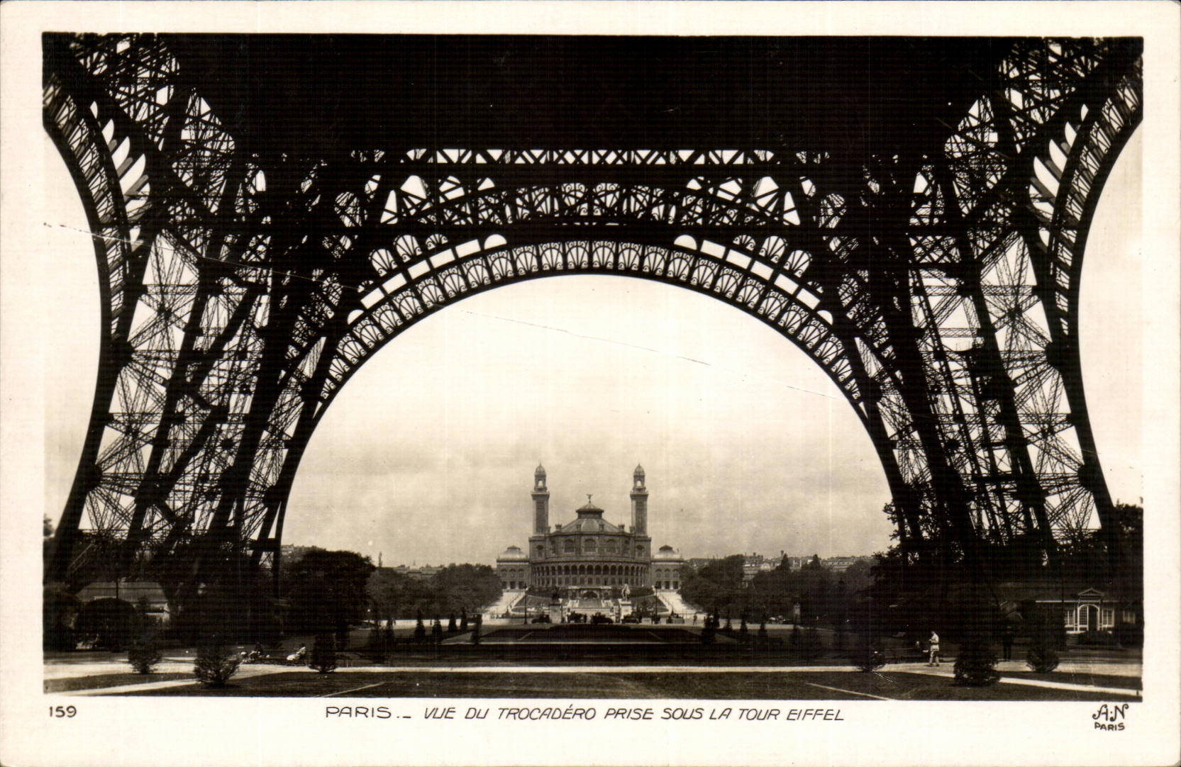 Paris CPA Seen of Trocadero taken under the Eiffel Tower