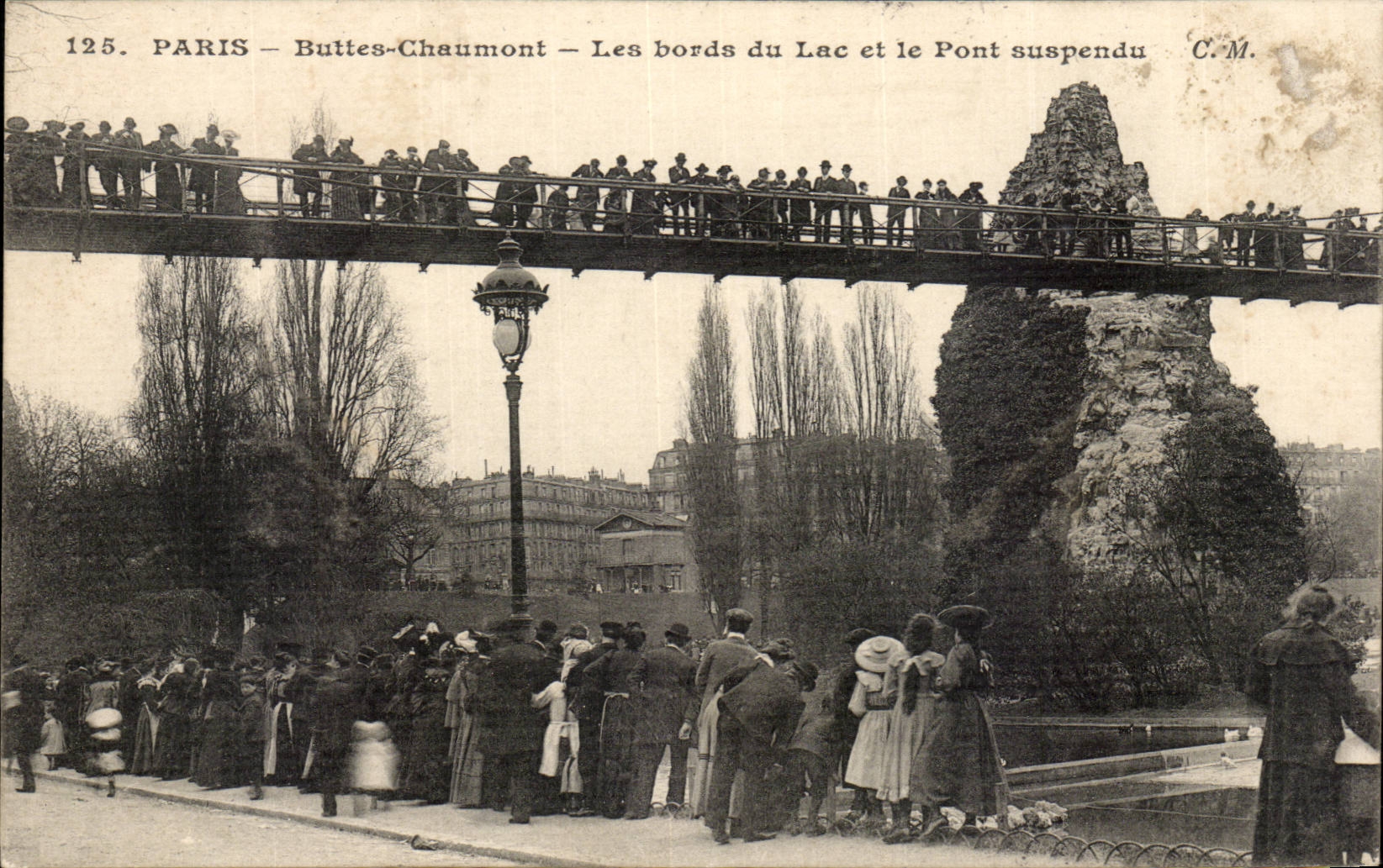 Paris CPA Chaumont Hillocks edges of the lake and the suspended bridge