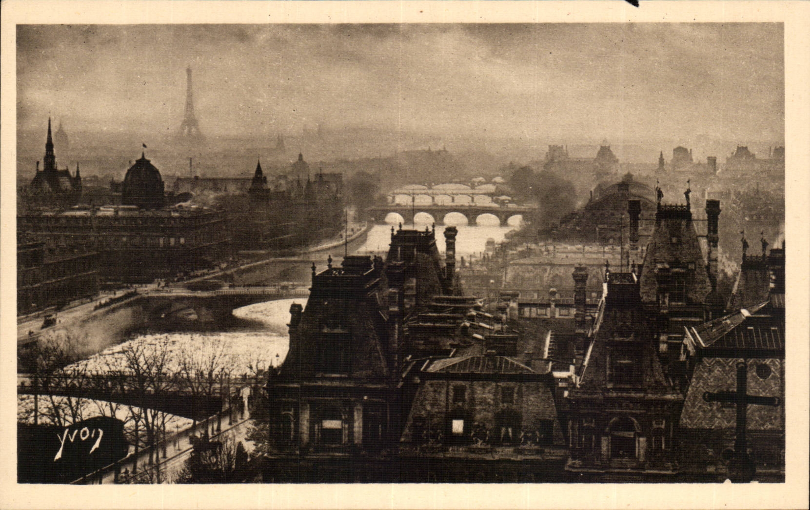 CPA Paris Vue panoramique Les sept ponts