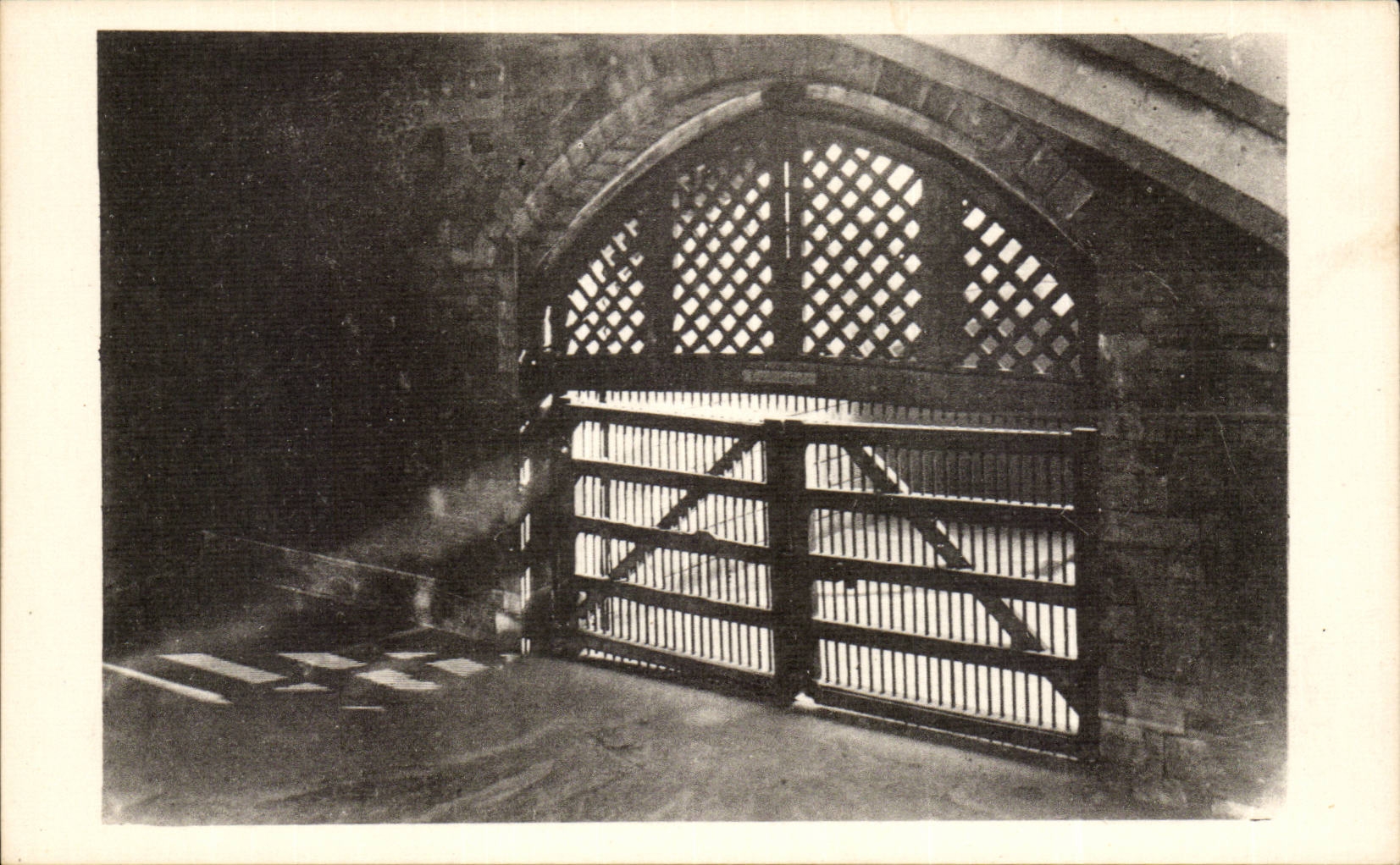 CPA Great Britain London London Tower off London