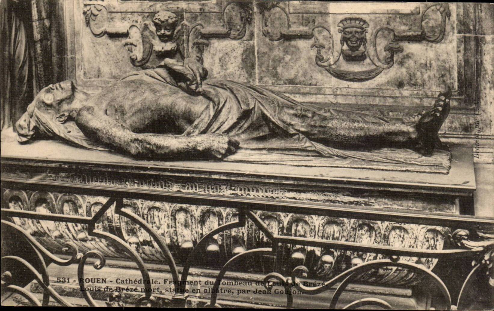 CPA Rouen the cathedral Fragment of the tomb of Louis de Breze