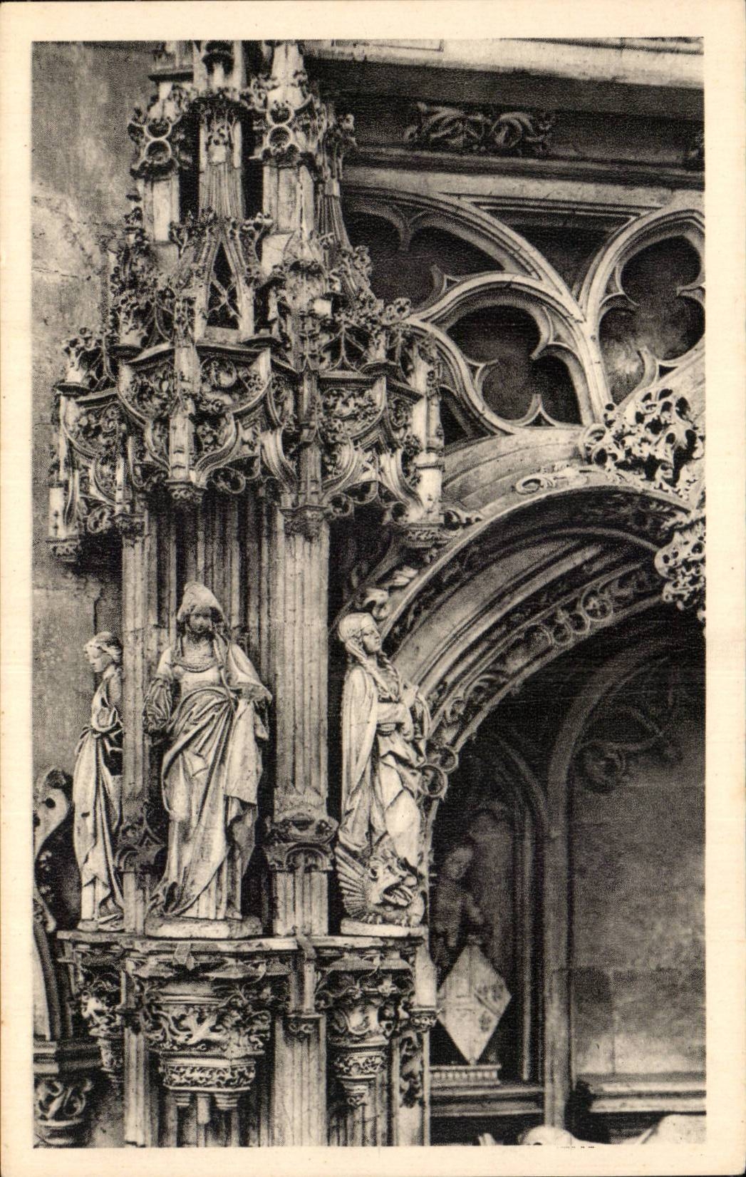 CPA Borough Church of Husks Tomb of Marguerite de Bourbon (detail)