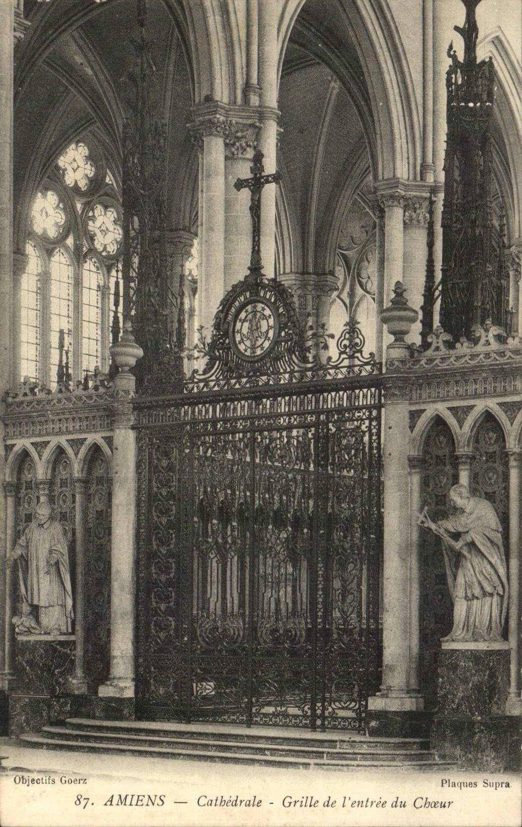 CPA Amiens Cathedrale Roasts Entering chorus