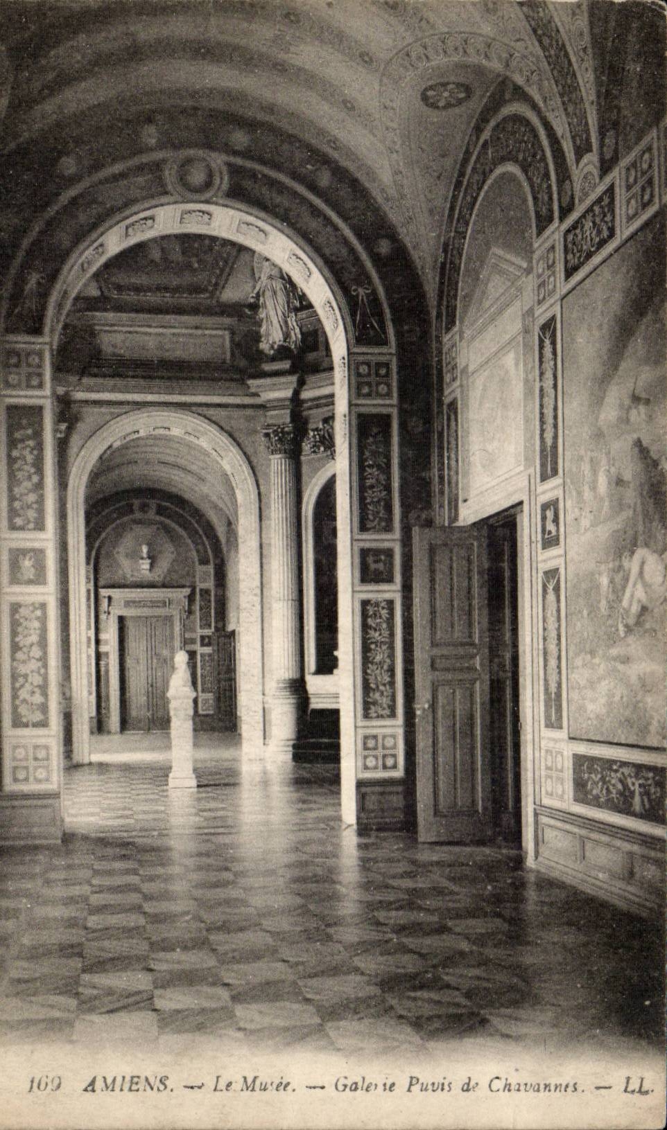 CPA Amiens the museum Gallery Puvis de Chavannes