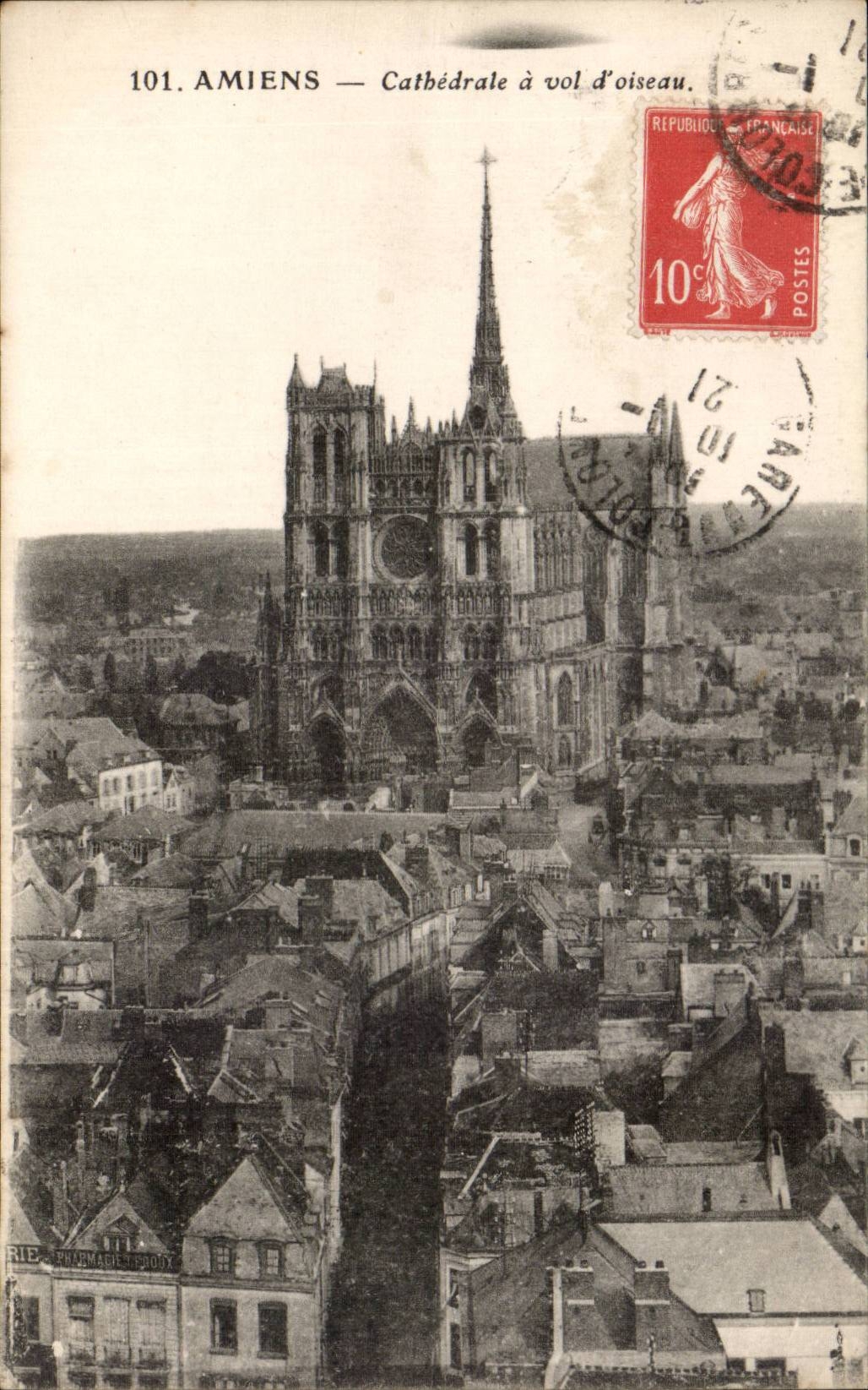 CPA Amiens the cathedral as the crow flies