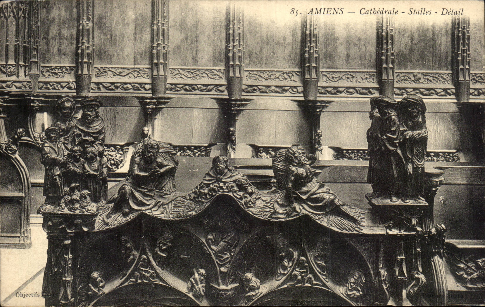 CPA Amiens the cathedral Stalls Detail