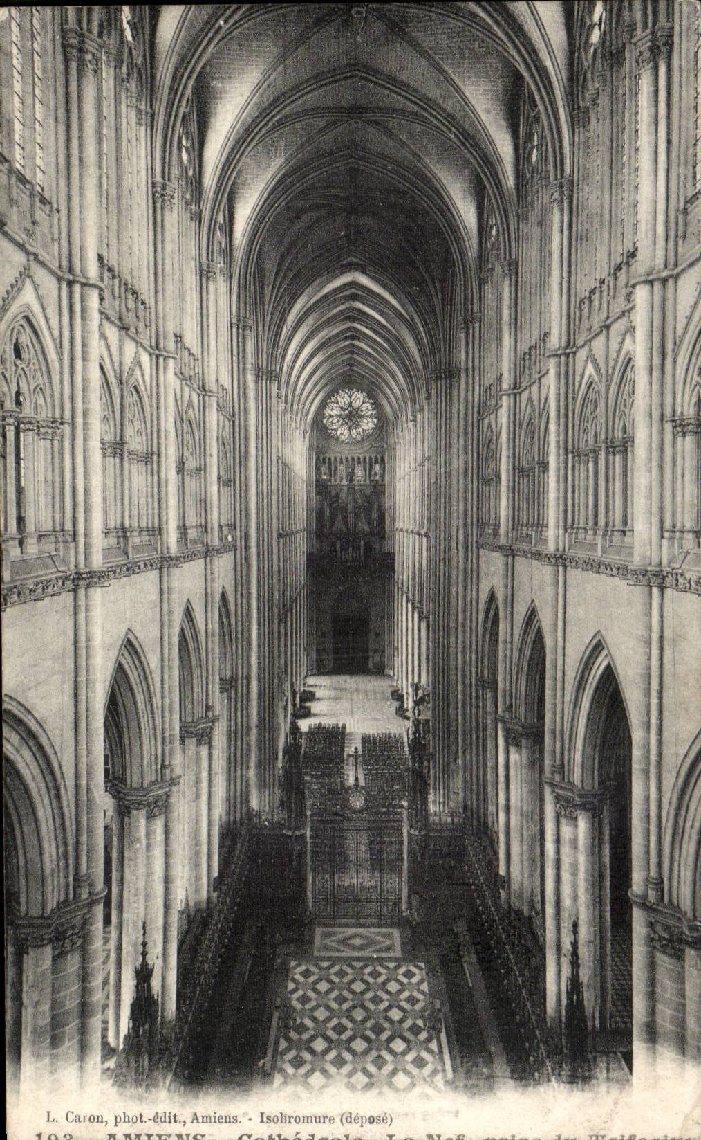 CPA Amiens Cathedral the nave