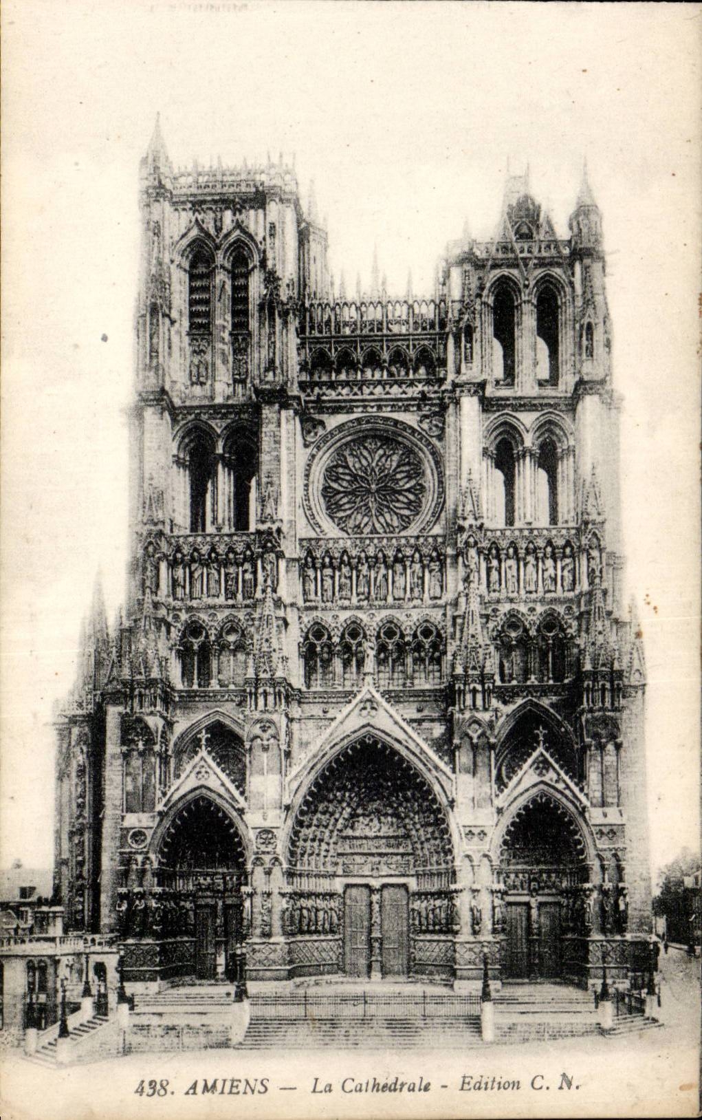 CPA Amiens the cathedral