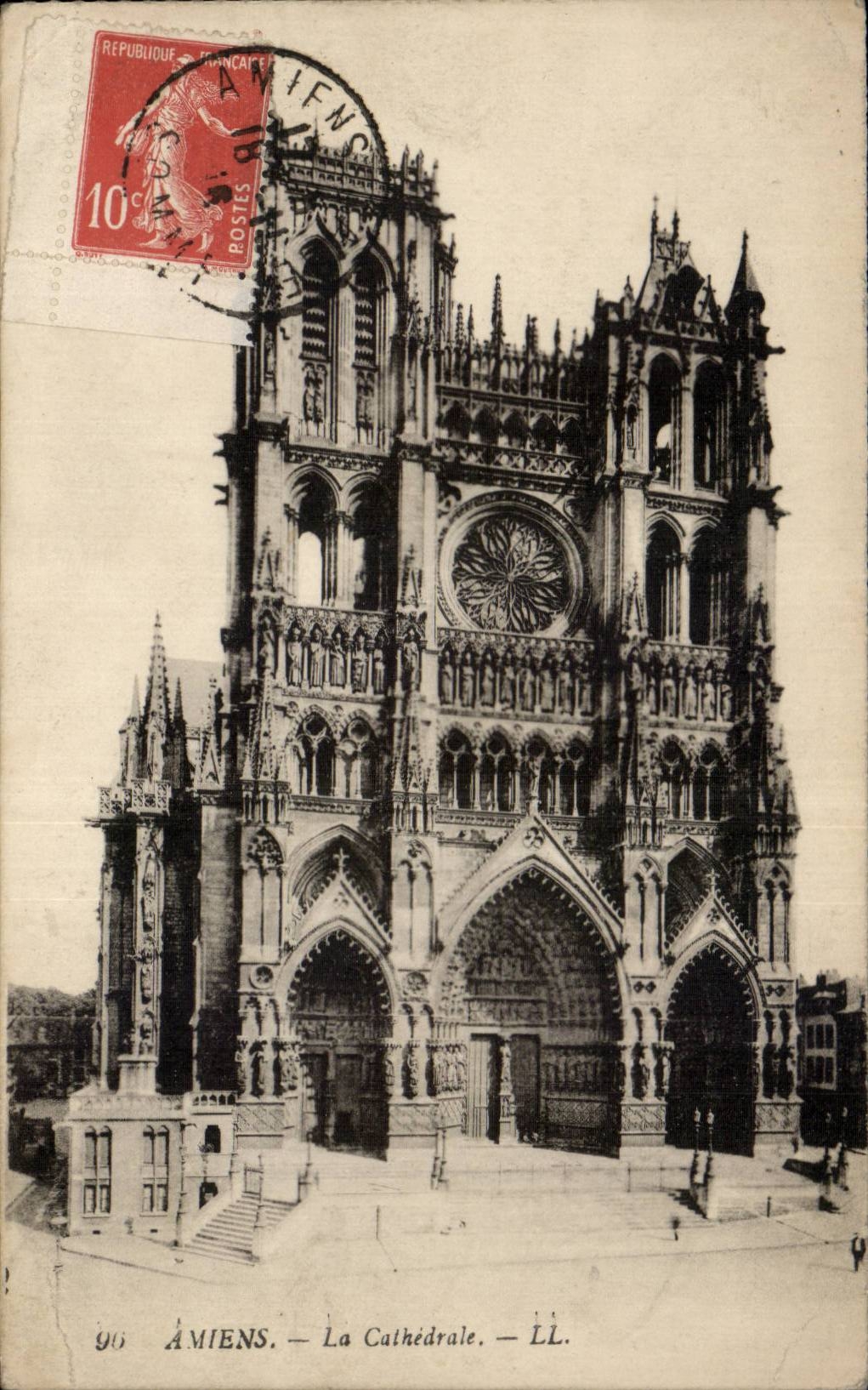 CPA Amiens the cathedral