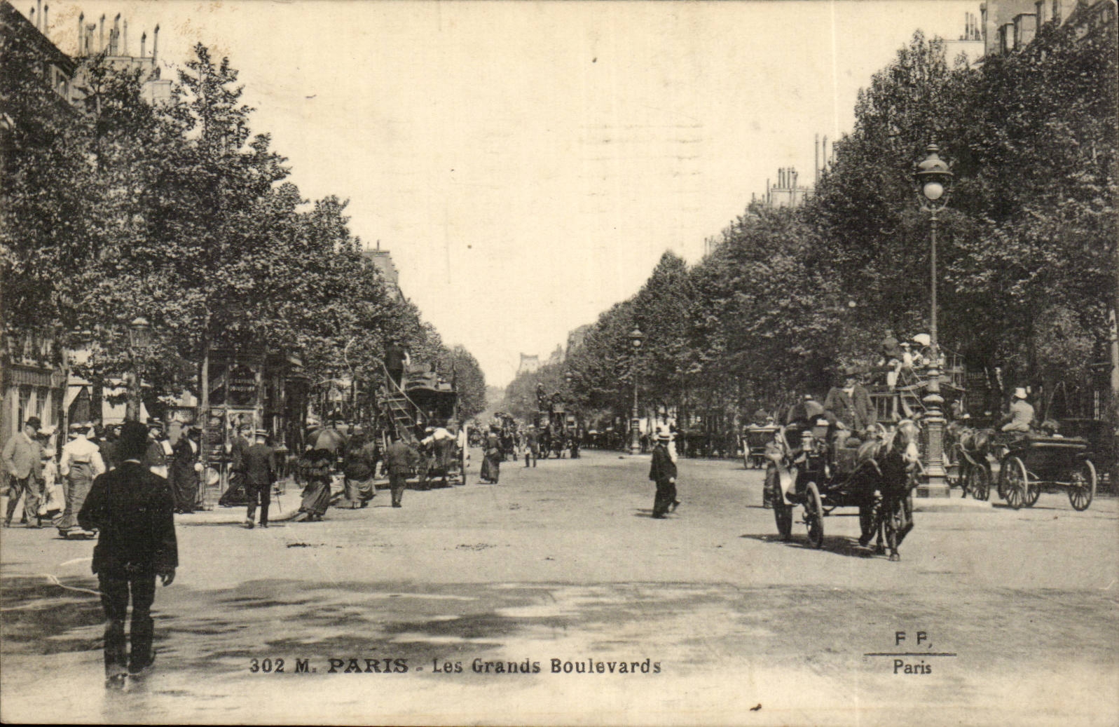 Paris CPA Les grands boulevards