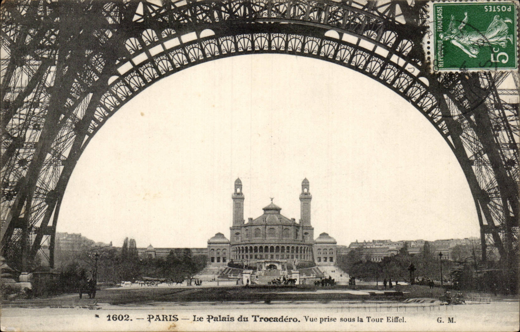 Paris - - Palais du Trocadero - Vue prise sous la Tour Eiffel - Eiffel Tower CPA