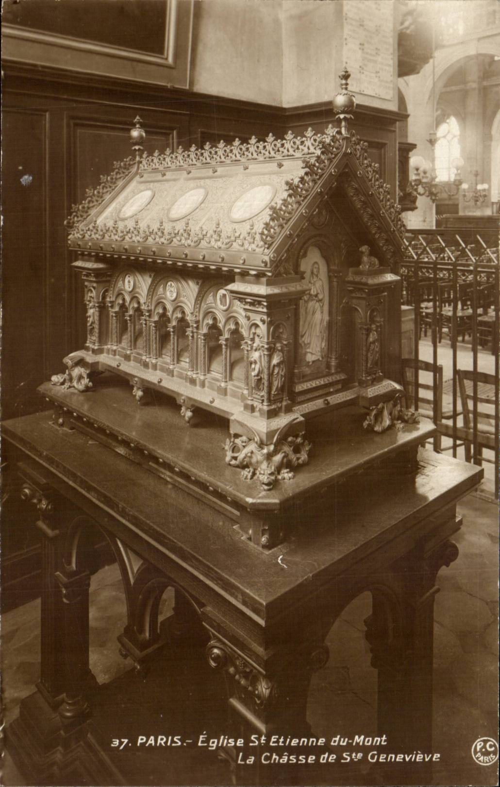 Paris - 5 - Church St Etienne of the Mount - the Hunting of co Genvieve - CPA