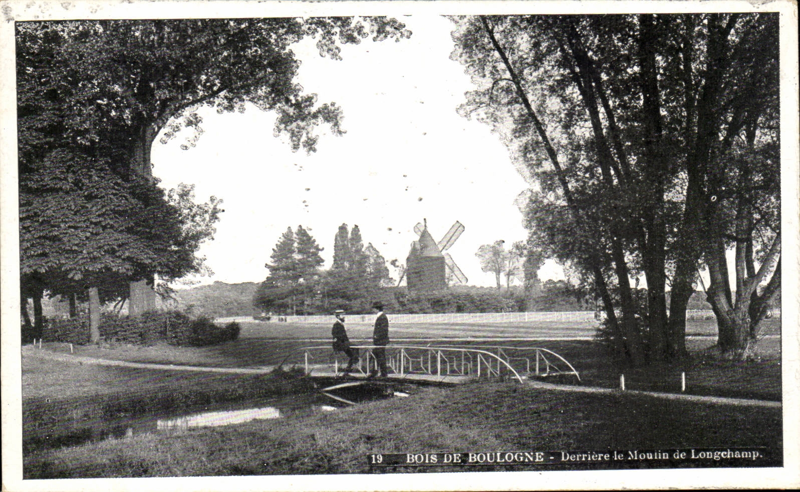Paris - 16 - Bois de Boulogne - Derriere le Moulin de Longchamps - CPA