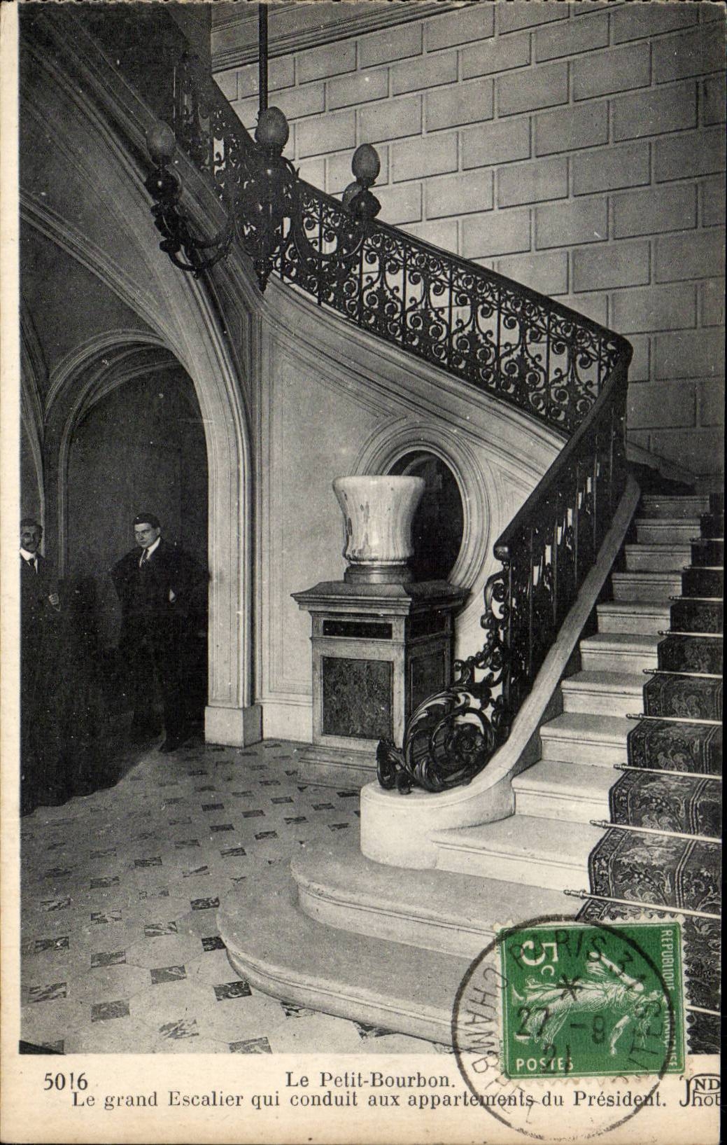 Paris - Small Bourbon - the Staircase - CPA