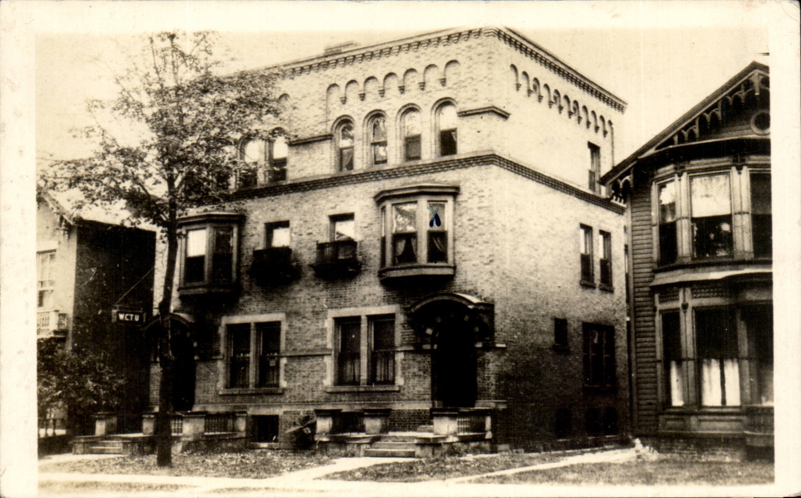 England - England - Beautiful Building - Real photo
