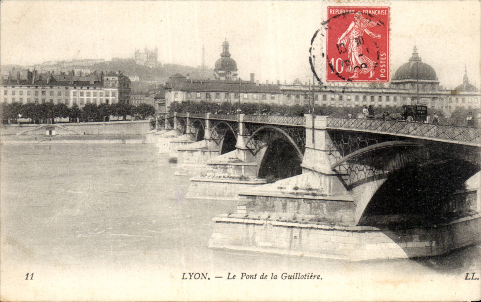 CPA Lyon the bridge of Guillotiere