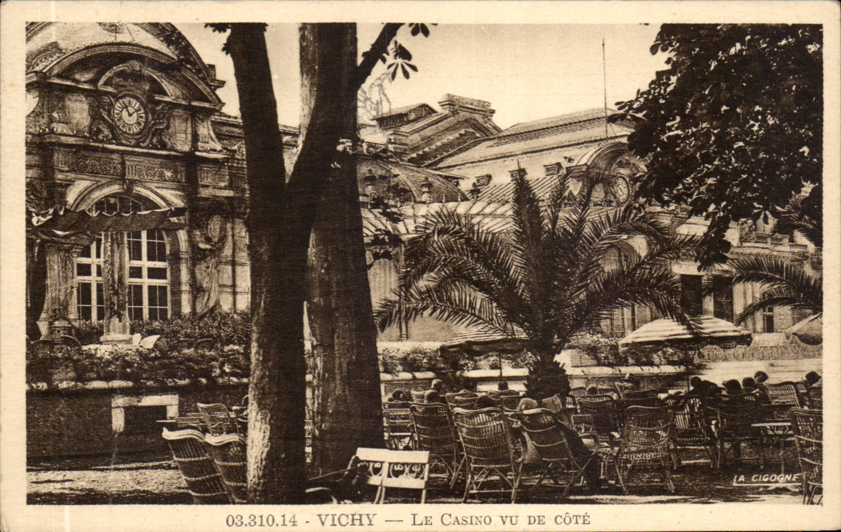 Vichy - Le Casino - Vu de Cote - CPA 