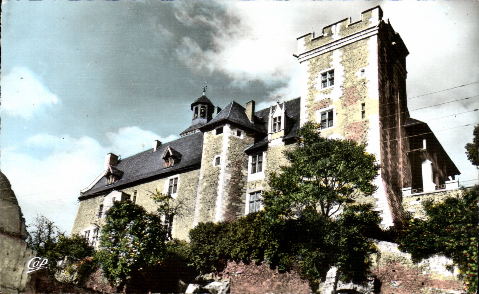 CPM Moutlucon Le vieux chateau