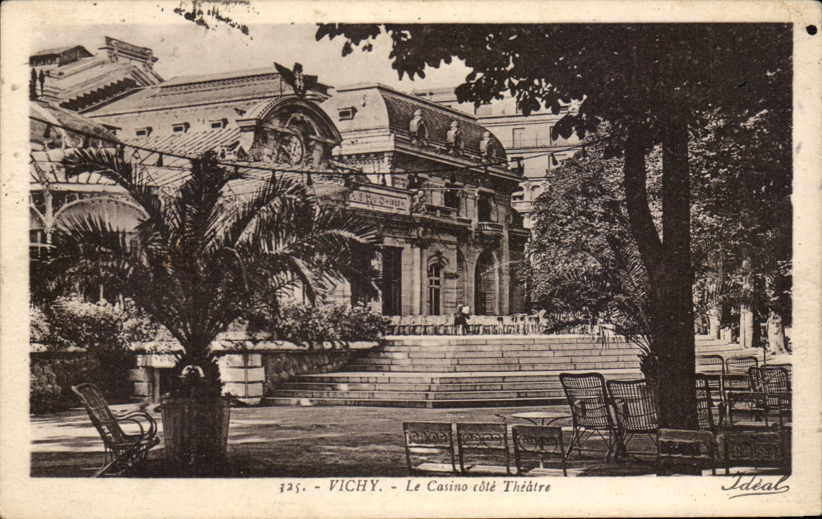CPA Vichy Le casino Cote theatre