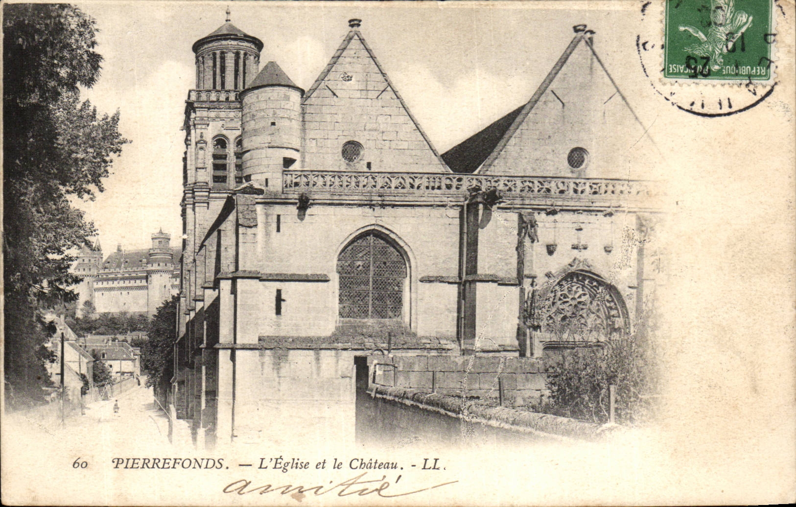 Pierrefonds - die Kirche und das Schloss - CPA