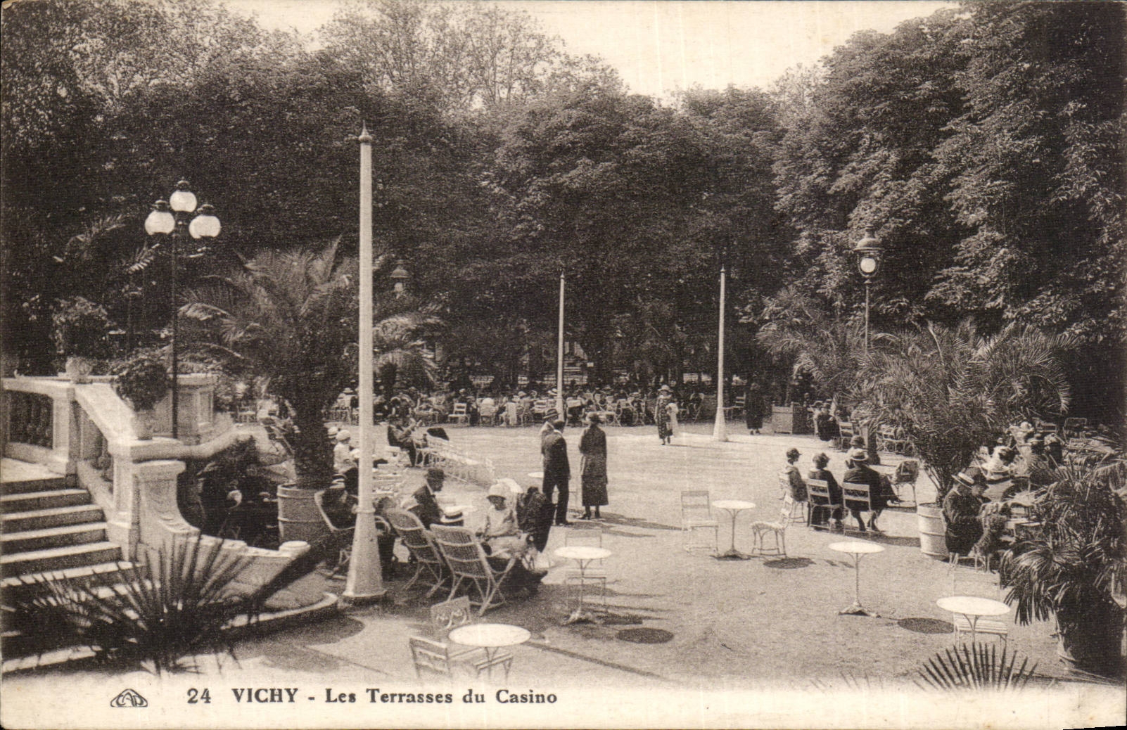 Vichy - Les Terrasses du Casino - CPA 