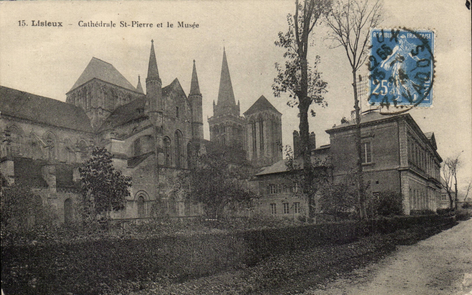 Lisieux - Kathedrale-Str Pierre und das Museum - CPA