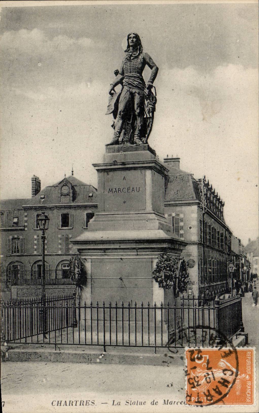Chartres - Statue - CPA - CPA