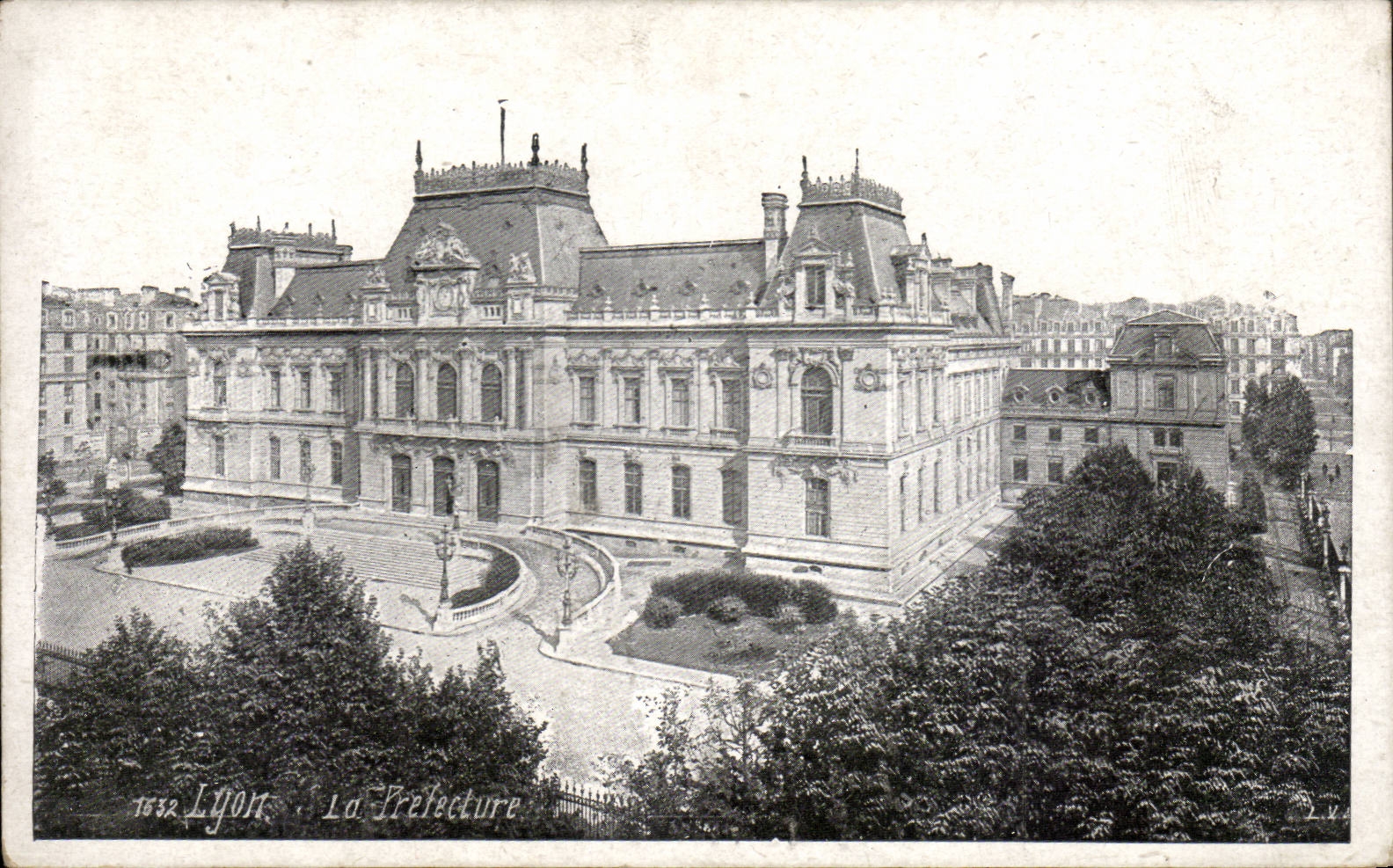 Lyon - Prafektur - CPA