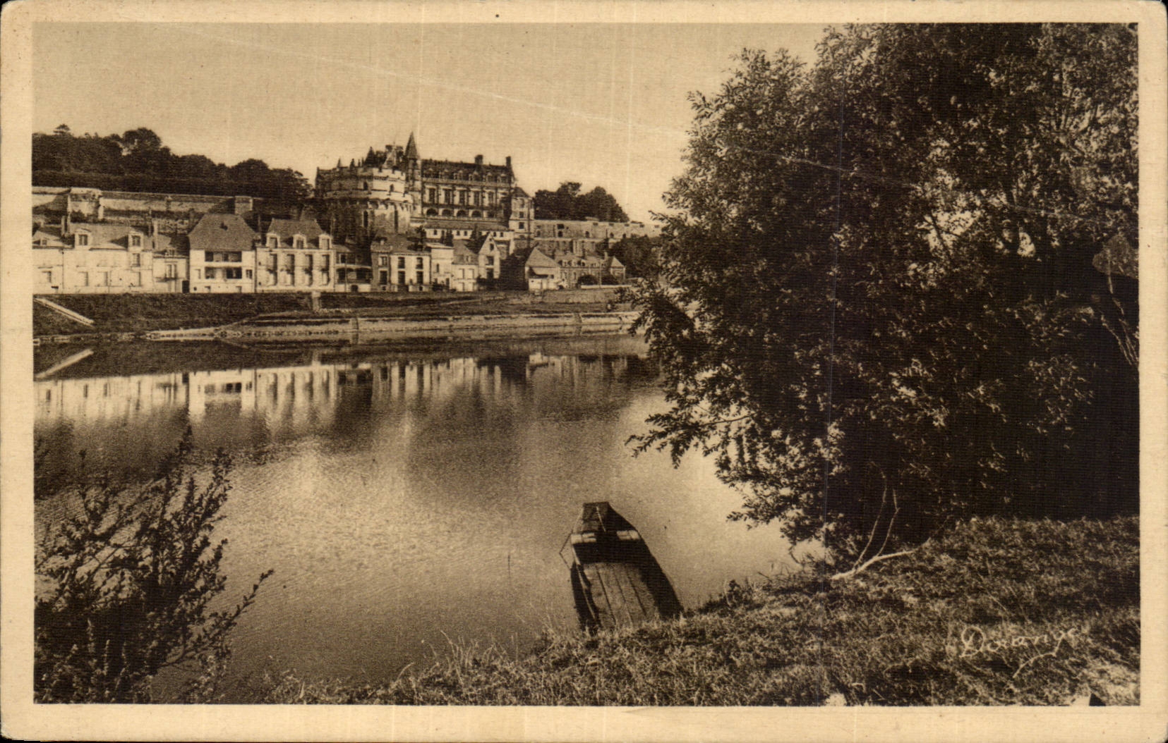 Amboise - Le Chateau et la Loire - CPA 