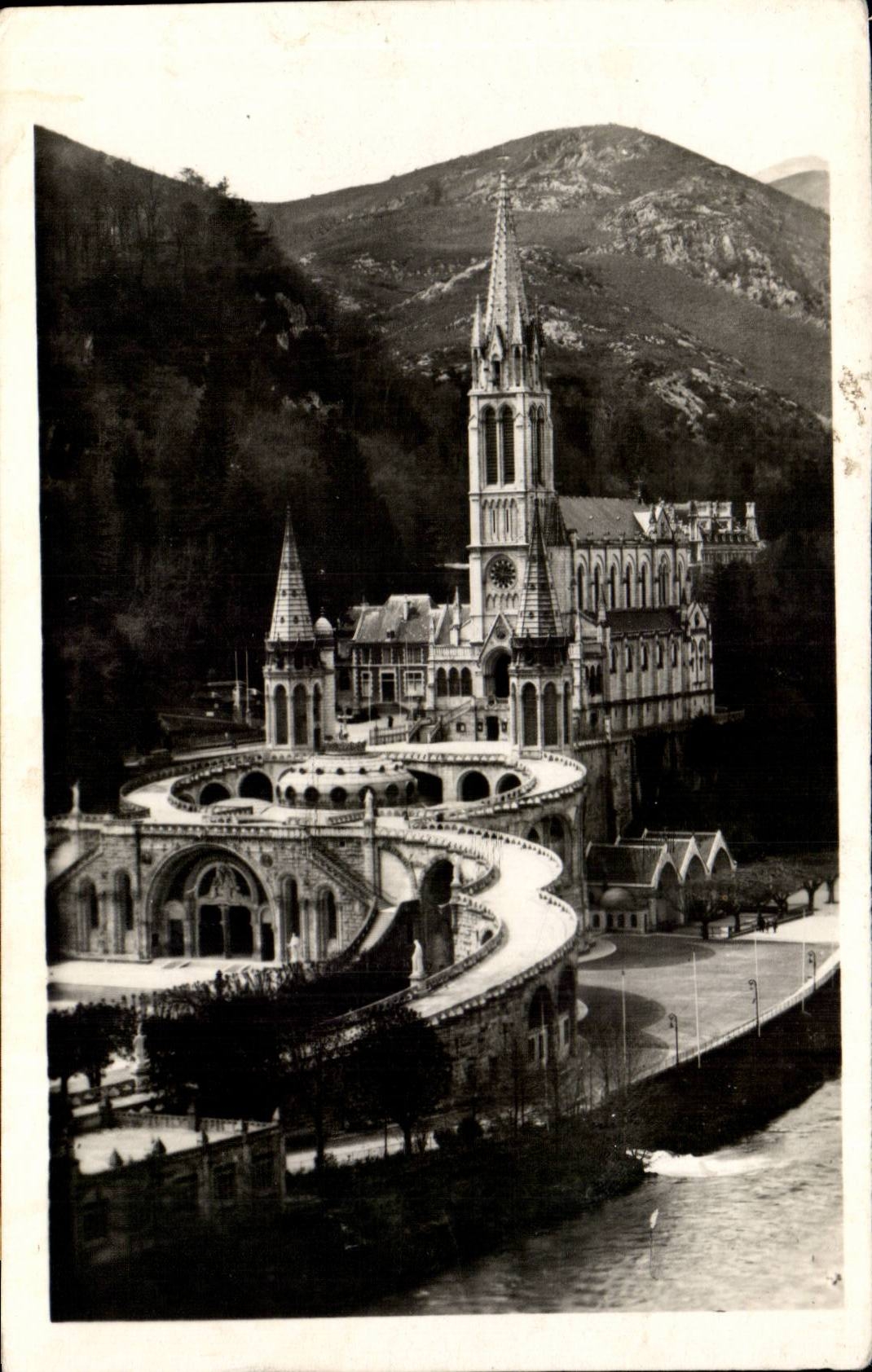 Lourdes - the Basilica and Gave - CPA