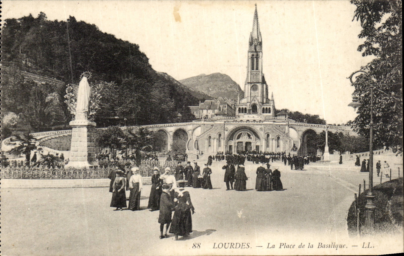 Lourdes - Place of the Basilica - CPA